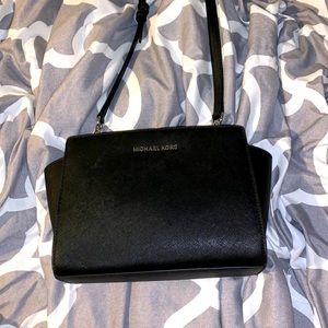 AUTHENTIC MICHAEL KORS PURSE